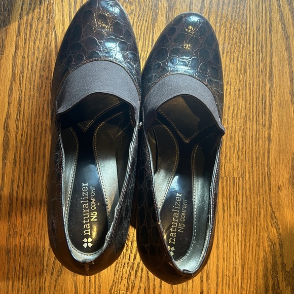 Vintage Dark maroon snake skin design 4-inch heel - Picture 4 of 5